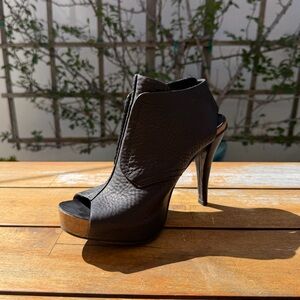 PEDRO GARCIA Velcro heels